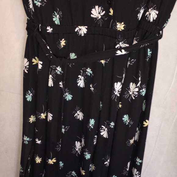 Emaline Woman Plus Size Black with Floral Print Sleeveless Jumpsuit | 2X - Picture 2 of 7